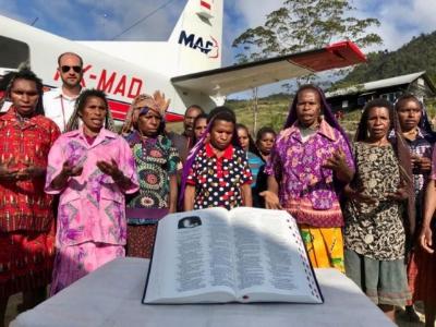 2500本圣经送至一度杀害过传教士的太平洋偏远部落