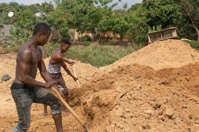 塞拉利昂：钻石开采经常剥夺了孩子们的教育